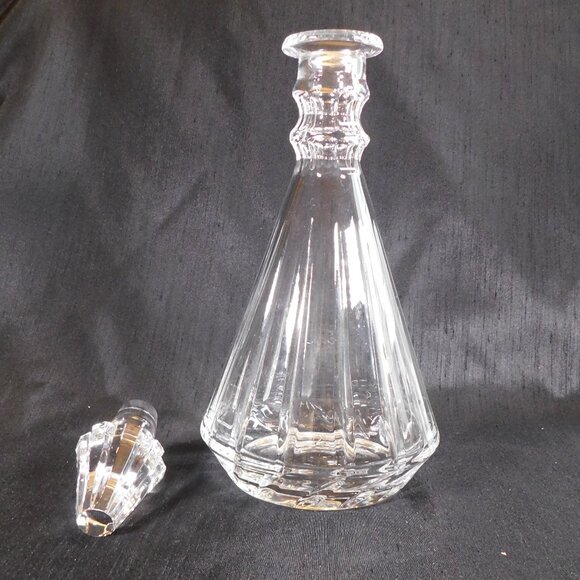 Wedgwood Cut Crystal Decanter with Matching Stopper # 23110 - Picture 4 of 6